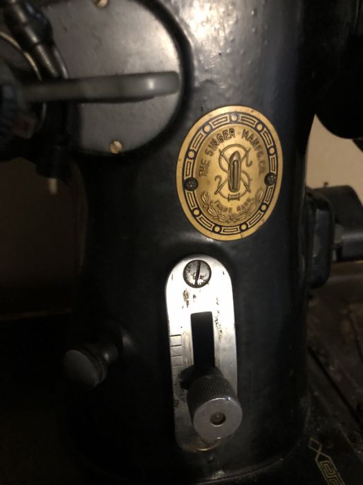 Maszyna Singer do szycia elektryczna zabytkowa EH146587 vintage