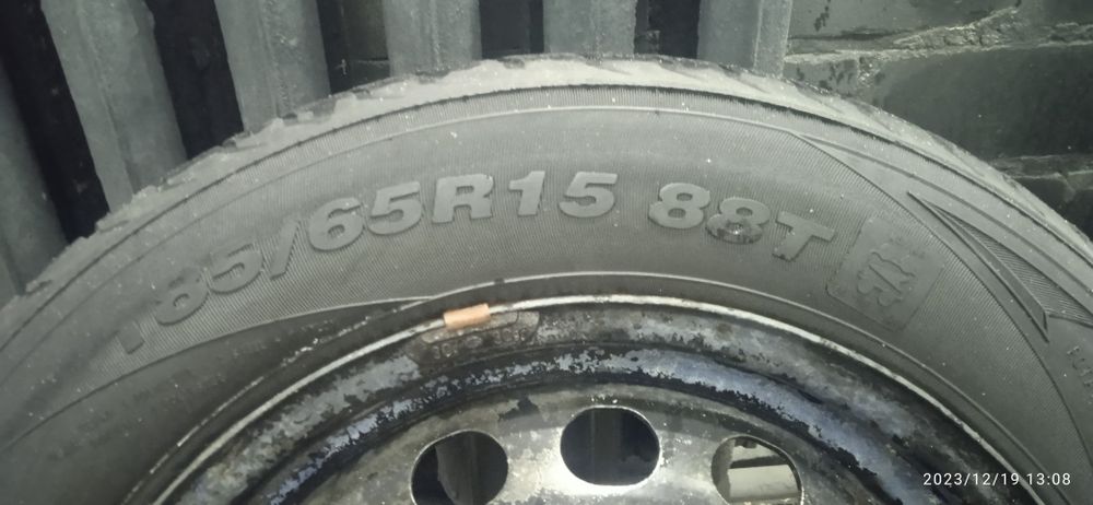 Продам клеса R15 (зима)