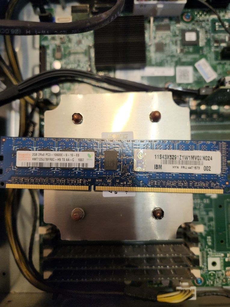 Serwer Dell T320 4x 300GB SAS 15000rpm 4x 2GB Ram Xeon E5 2420 1.9
