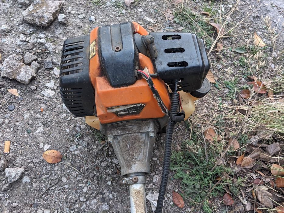 Продам бензокосу