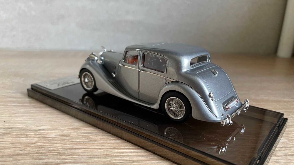 Jaguar Mark IV 1945 silver (Century Dragon) 1/43 1:43