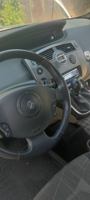 Продам автомобіль  Рено Гранд Сценік