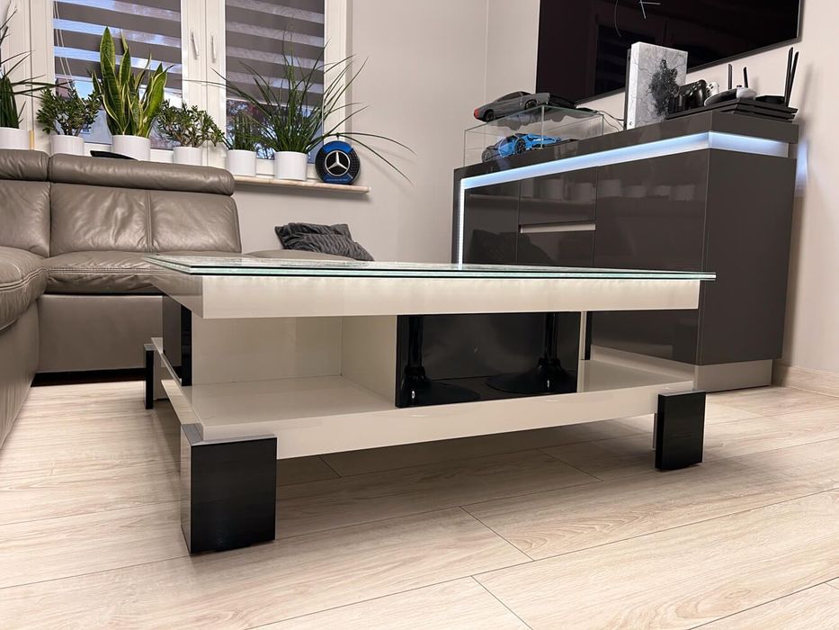 Nowoczesna ława ze szkłem trójwarstwowym hartowanym i szufladami