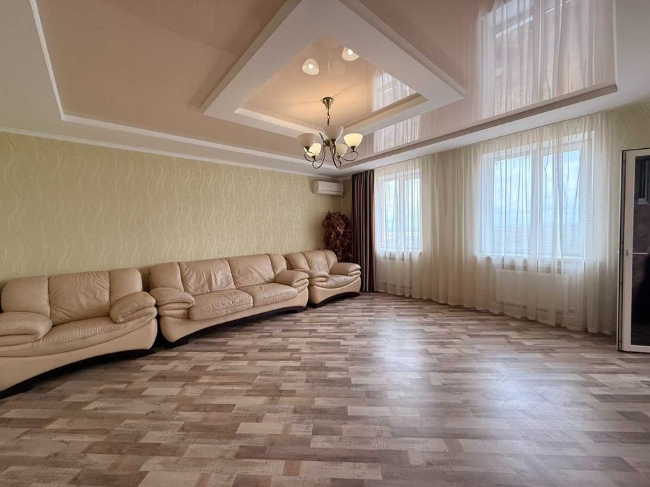 Поступила в продажу просторная 2 комнатная в новострое с ремонтом