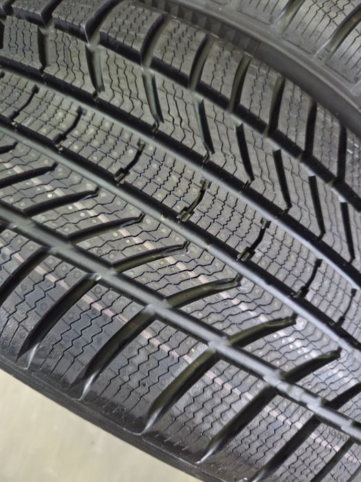 opony używane 235/45R18  Continental Wintercontact TS 870P