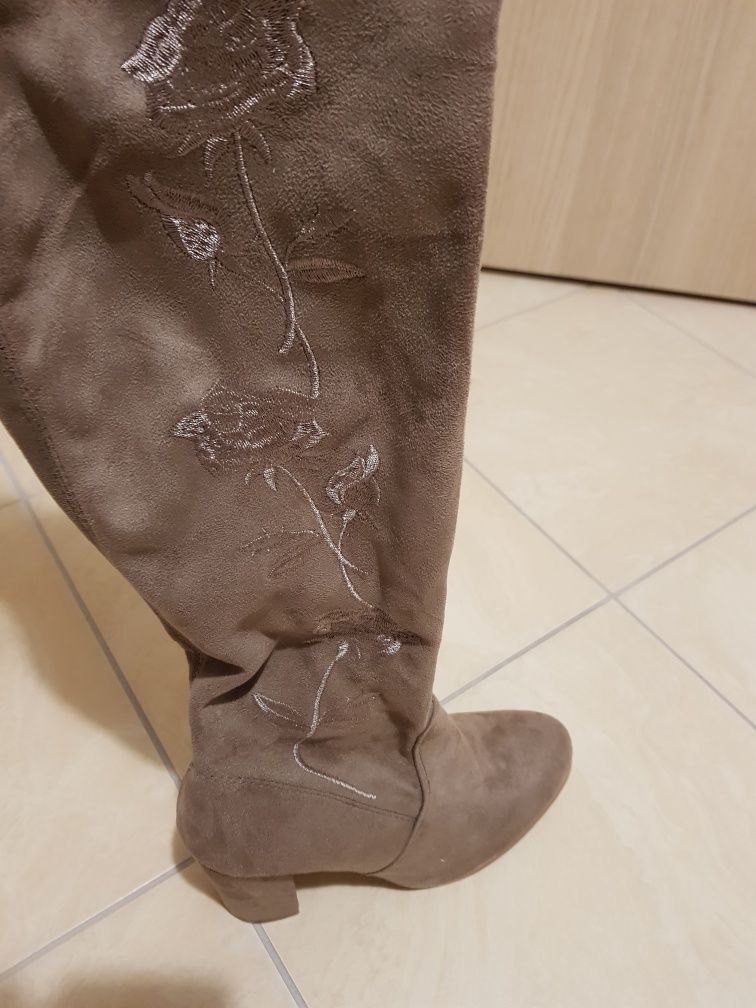 Buty kozaki wysokie za kolano