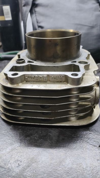 Wyprzedaż Yamaha xt350 silnik części silnik pompa cylinder