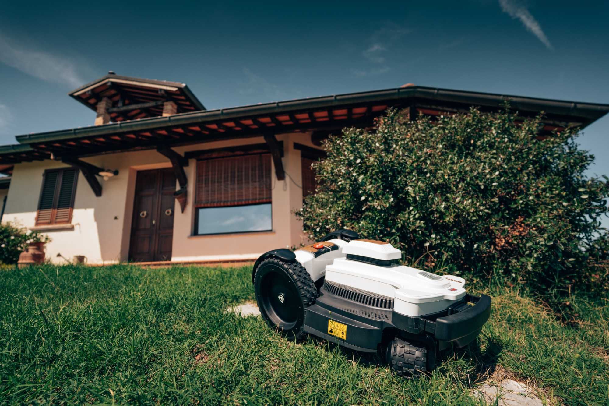 Kosiarka automatyczna Ambrogio NextLINE 4.36 4WD >6000m2 robot koszący