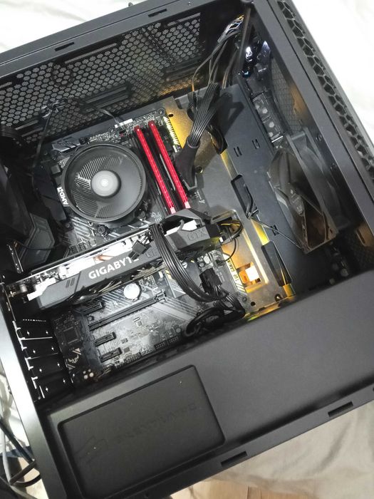 Komputer Stacjonarny + mysz + klawiatura RGB