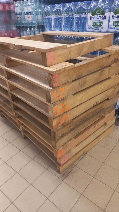 Oddam palety za darmo