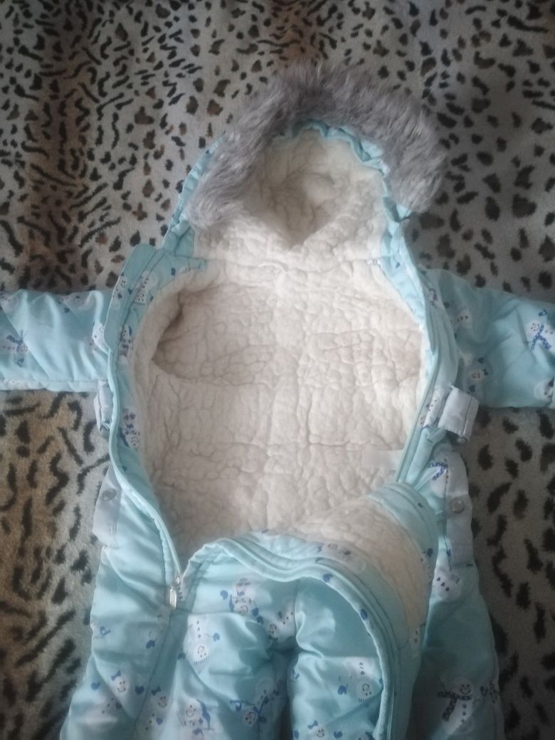 Продам комбинезон зимний