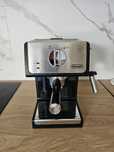 Ekspres ciśnieniowy kolbowy DeLonghi ECP33.21.BK