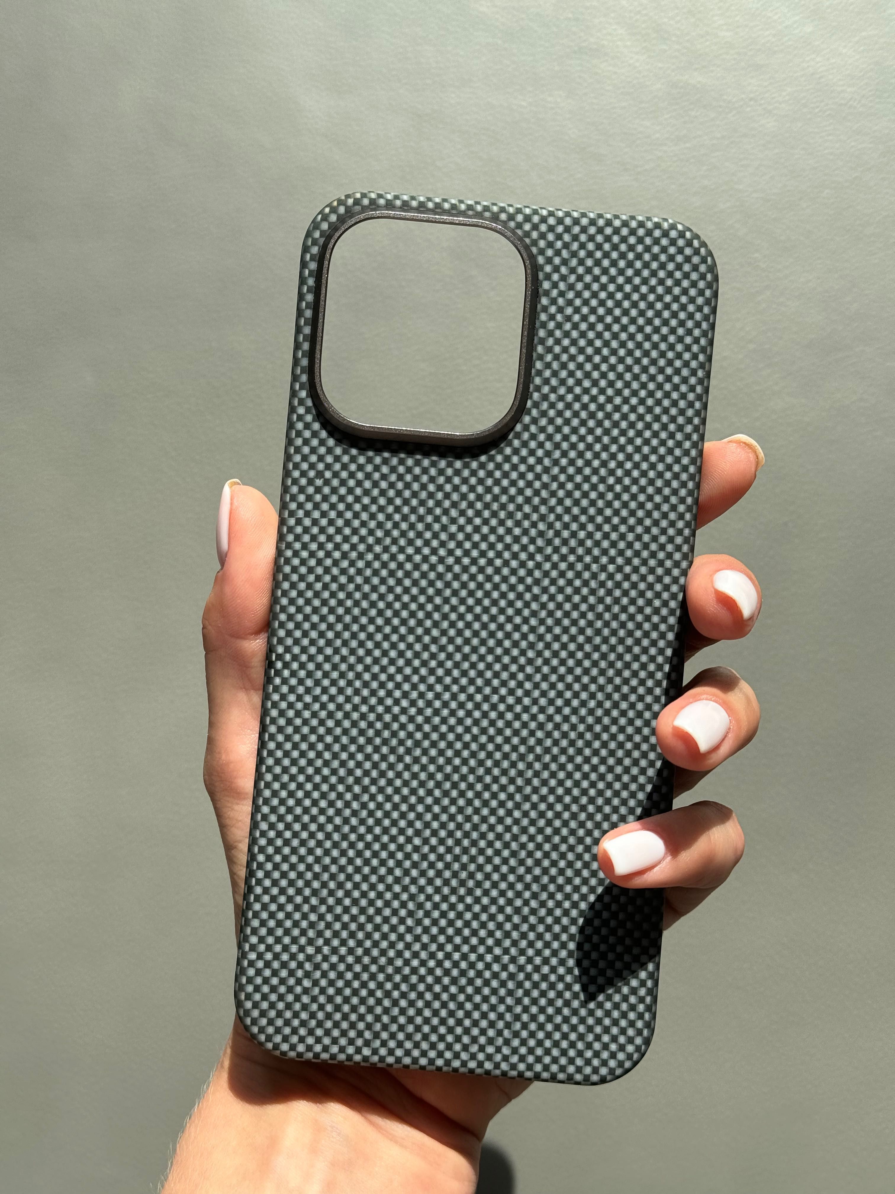 Ультралегкий карбоновый чехол iPhone 15 Pro Max + MagSafe