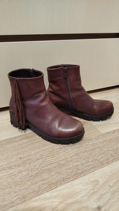 Продам Демі ботінки 37