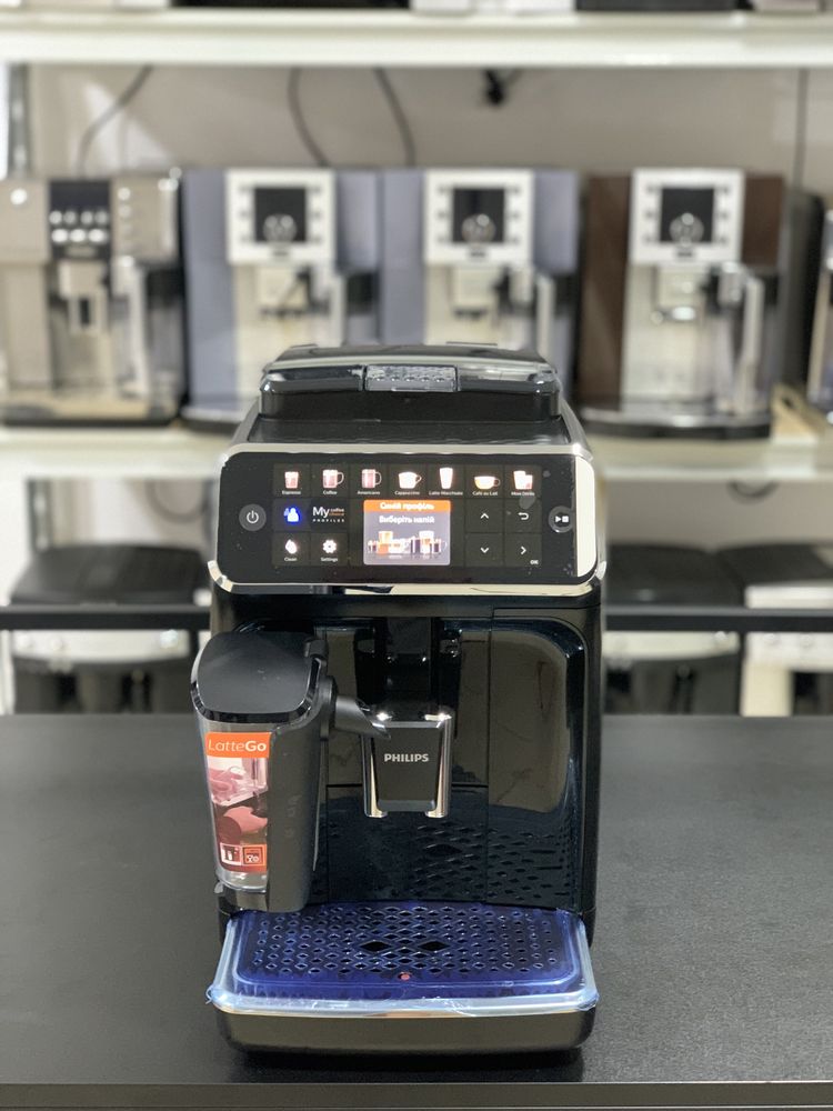 Кофемашина витринного варианта Philips 5500,ГАРАНТИЯ
