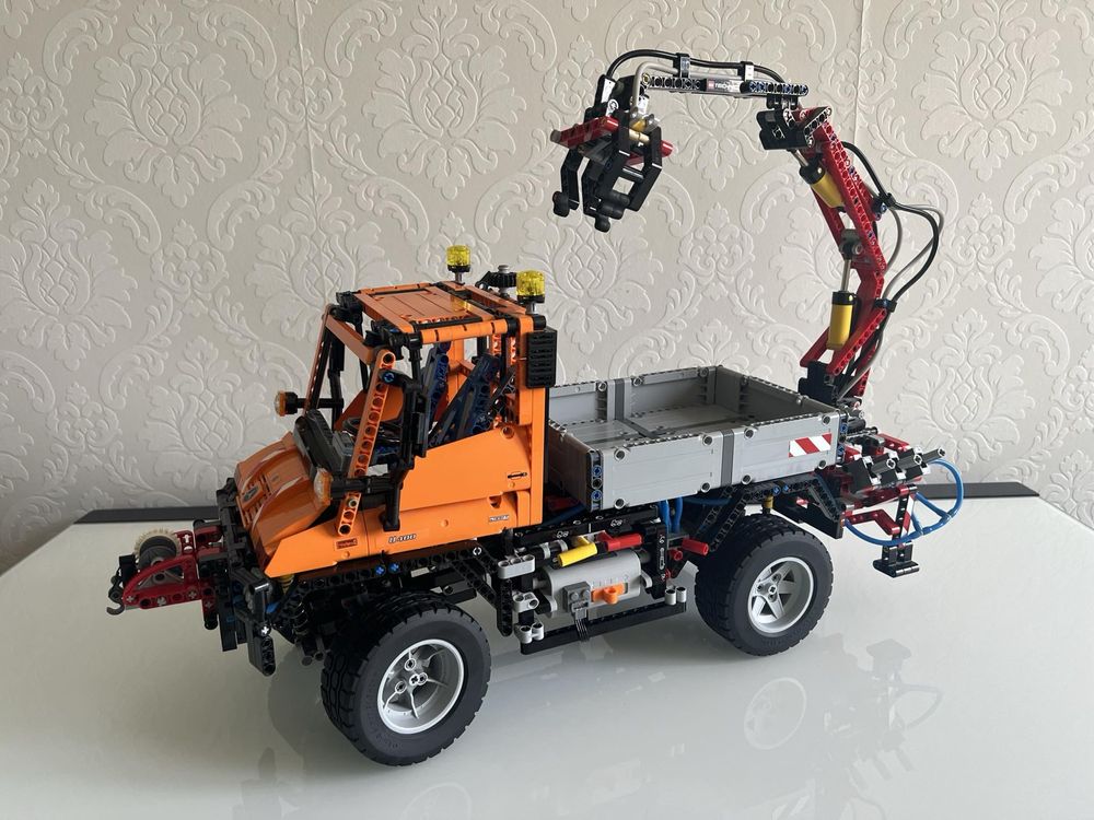 LEGO Technic 8110 Unimog U 400