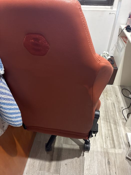 Gaming chair in decent condition