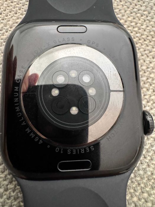 Apple Watch Series 10 GPS + Telemóvel - 2025