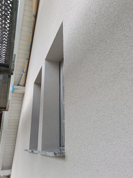 Elewacja natryskowe nakładanie tynków silikatowych