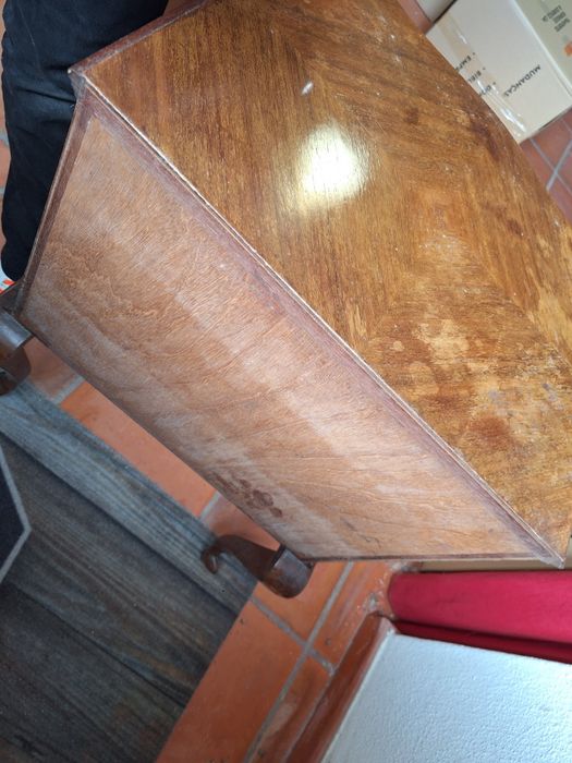 Conjunto de mesas de cabeceira antigas