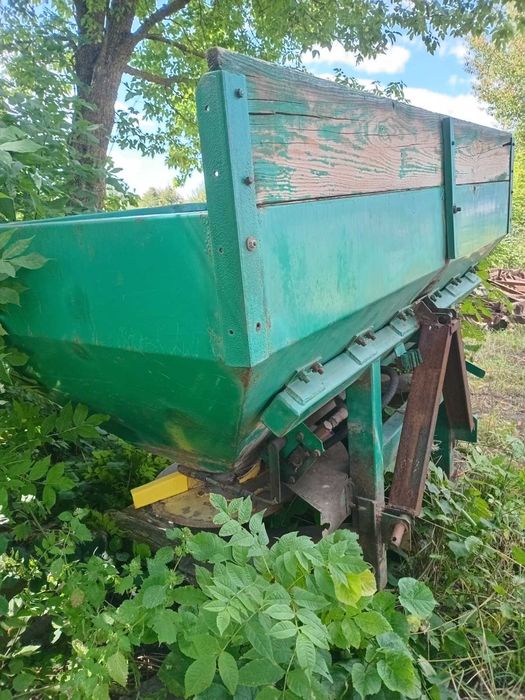 Продам розкидач добрив МВД 1000