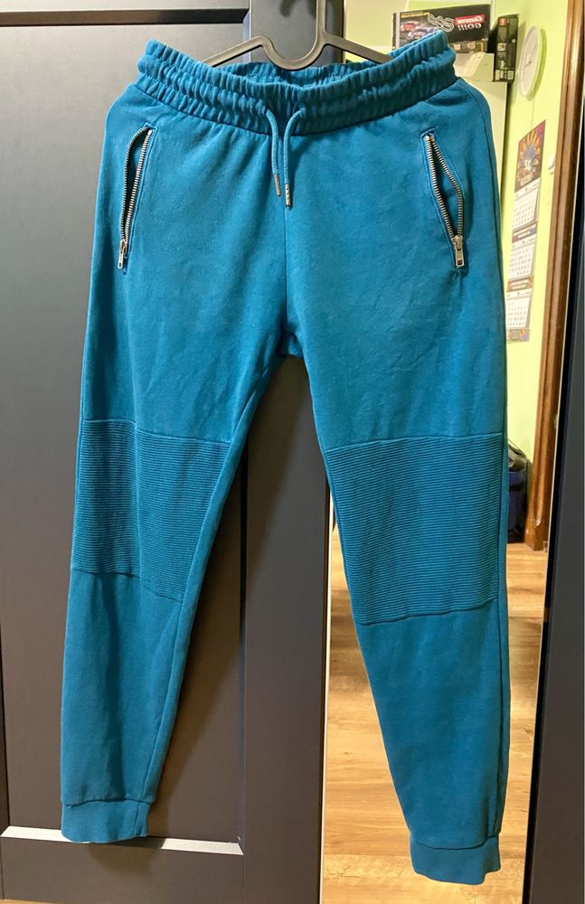 Spodnie dresowe 146/152