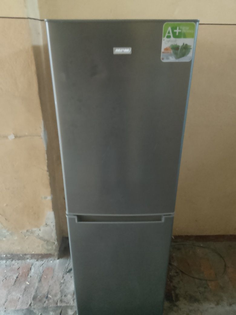 Lodówka MPM 143cm wysokość,48cm szerokość