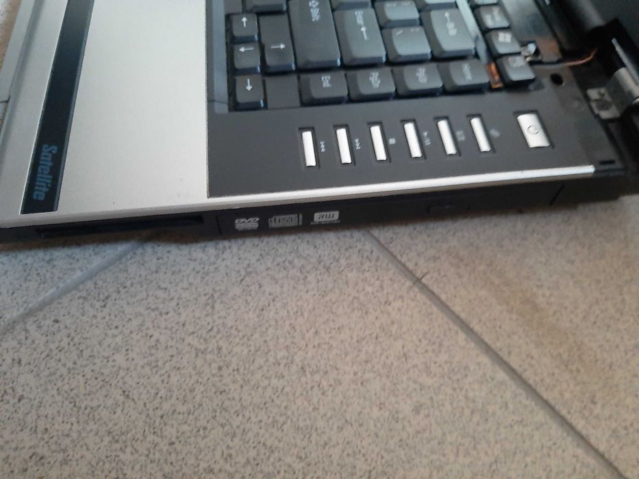 Laptop Toshiba Satellite M70-159 uszkodzony