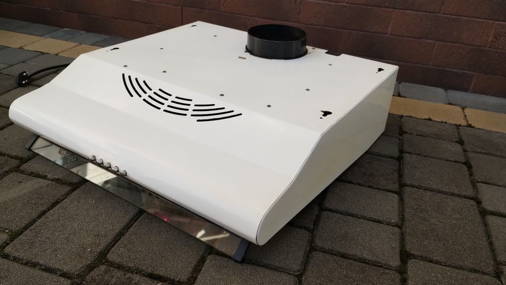 Продам кухонну витяжку 50см