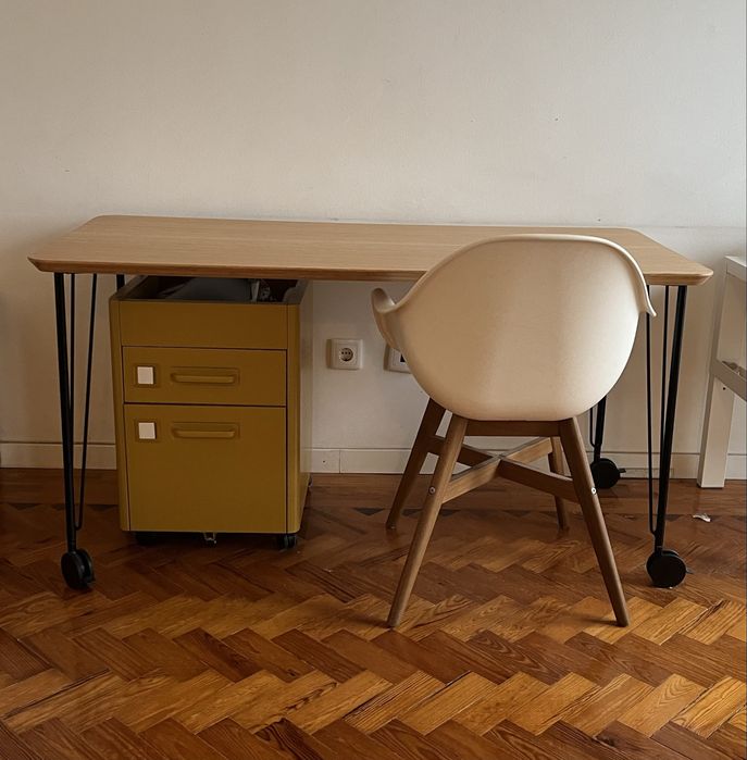 Secretária perfeito estado madeira /metal