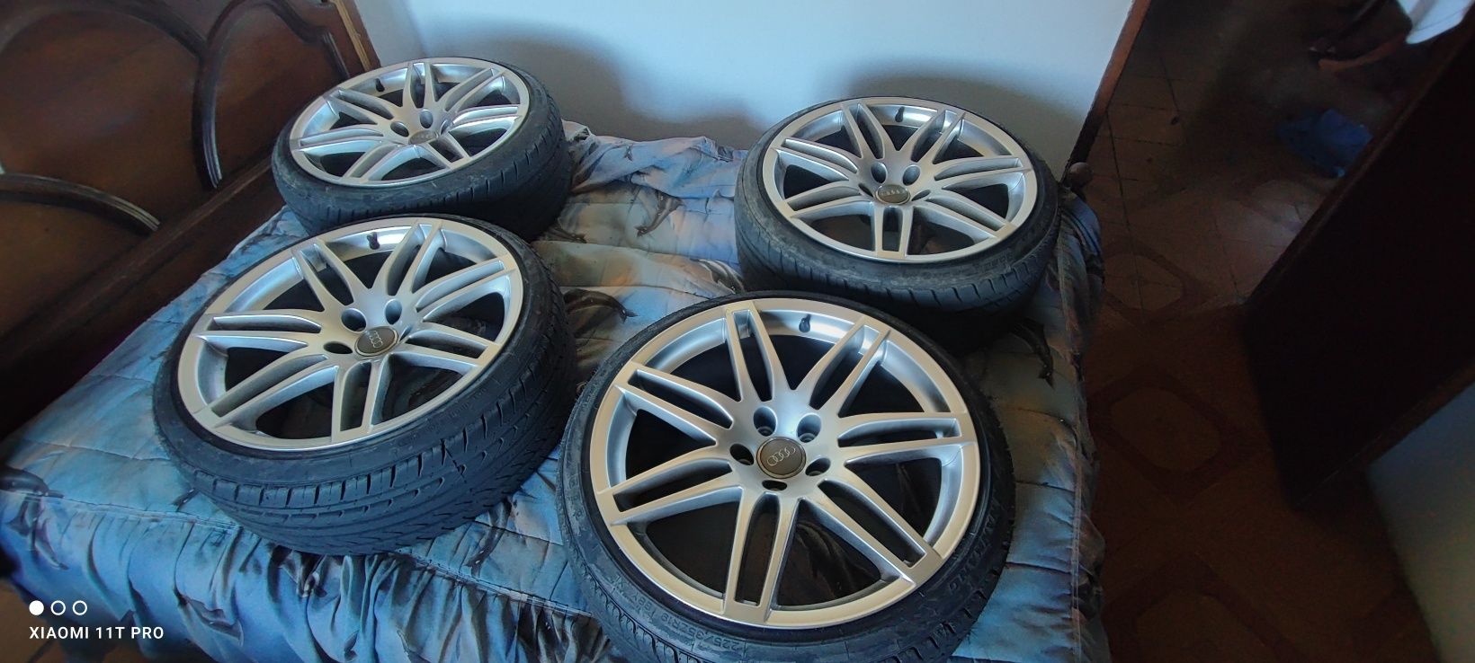 Vendo jantes com pneus originais RS4 B7 5 112 aceito trocas