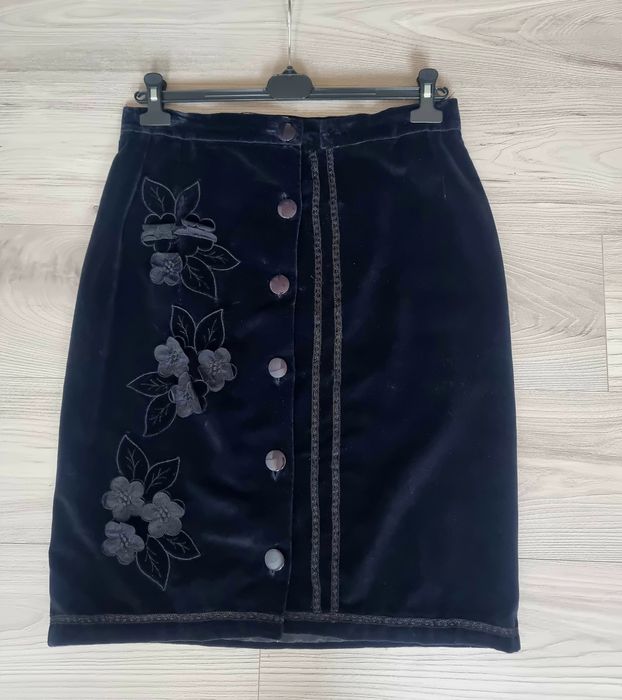 Piękna włoska spódnica