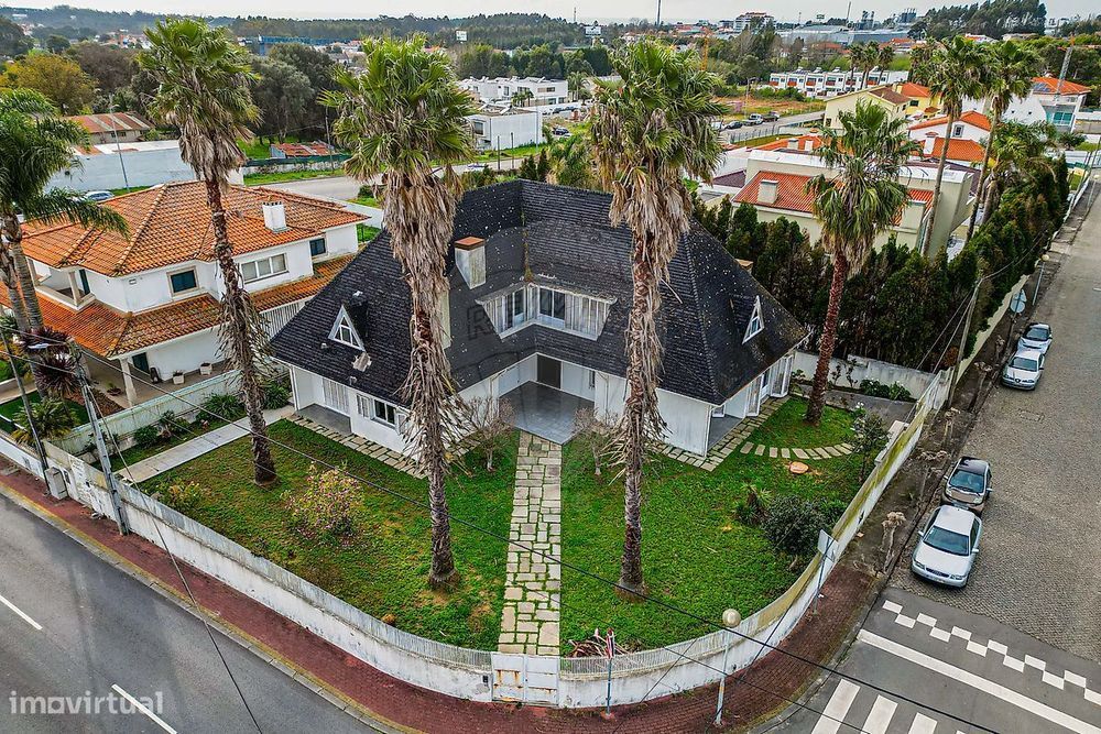 Moradia T4 para venda