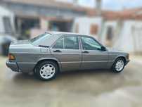 Mercedes 190 c/ pintura nova