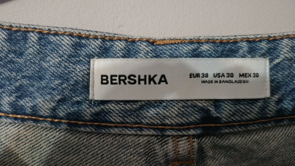 Spodnie młodzieżowe Bershka rozmiar 38