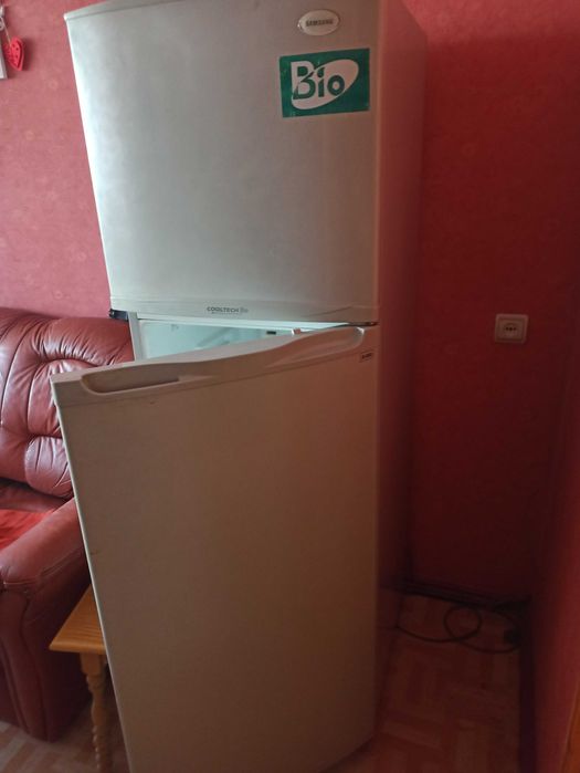 Холодильник Samsung