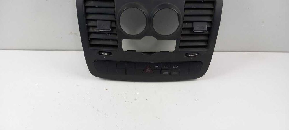 Mercedes Vito W639 Lift Ramka Panel Klimatyzacji Nawiewu A6396800007