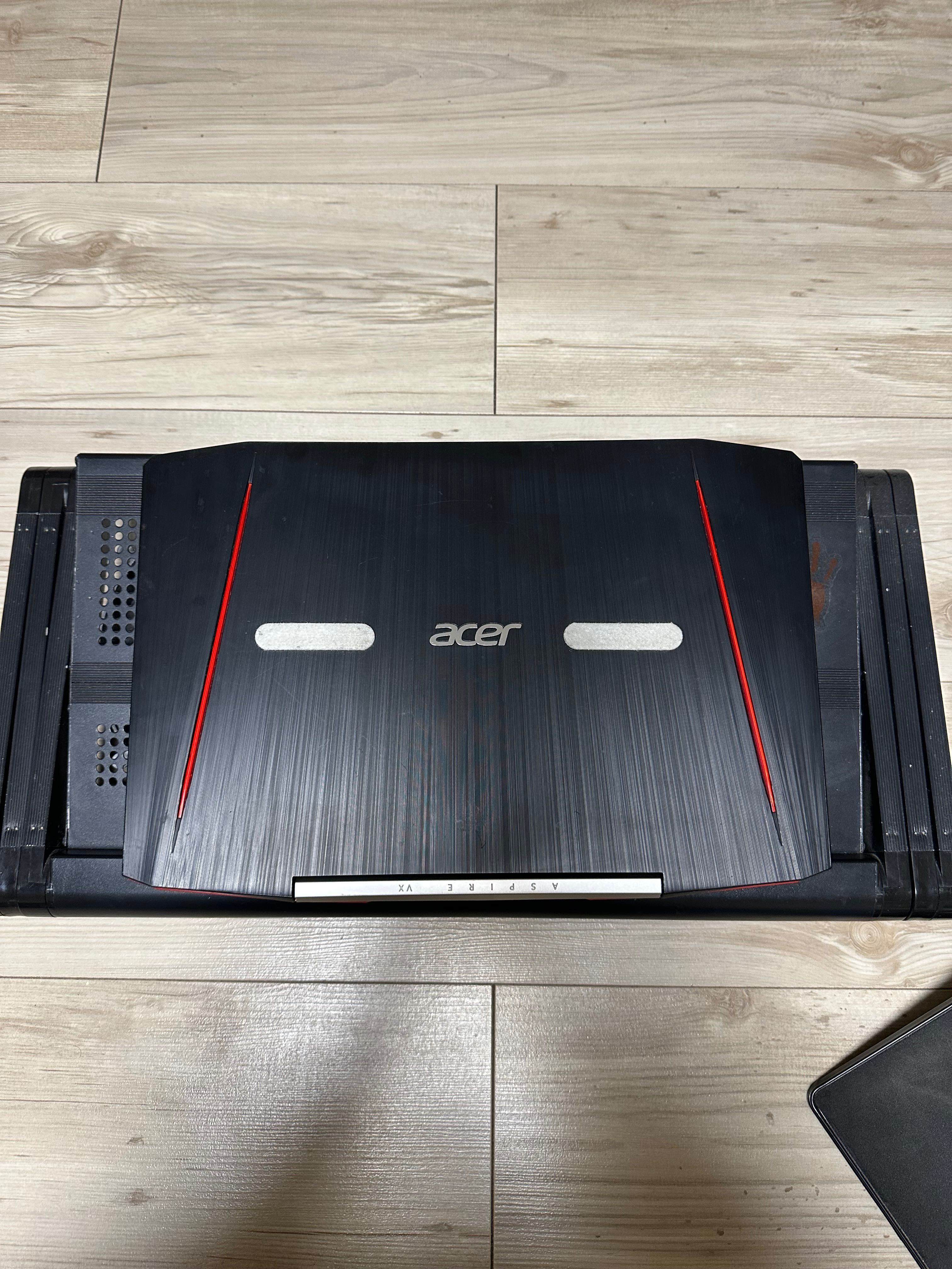 Sprzedam laptopa gamingowego