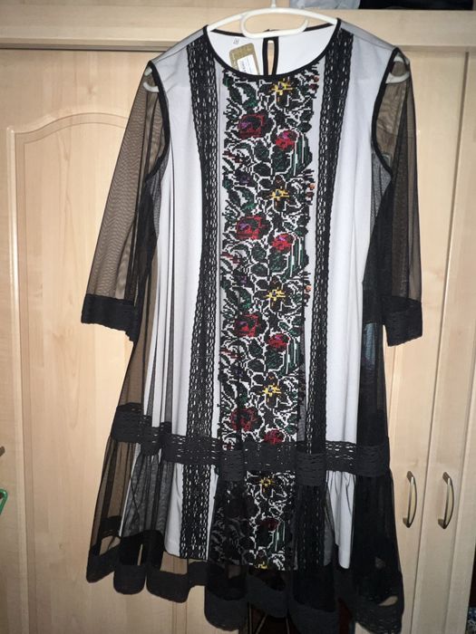 Вишита сукня бренду «Скиба»
