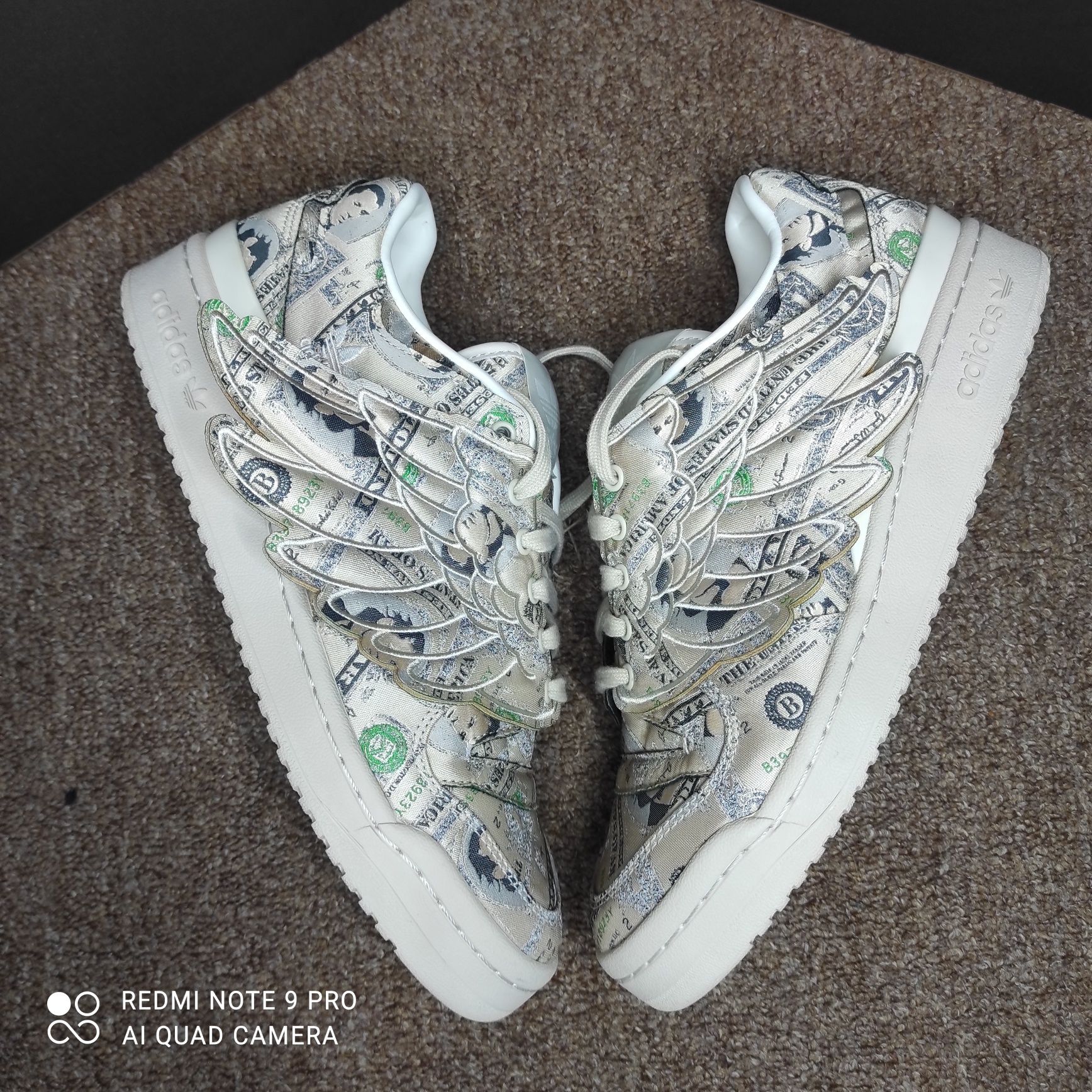 42. кросівки Adidas by Jeremy Scott Forum Low Wings 1.0