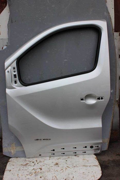 Двері передні сірі  Трафік3 Віваро3 Ніссан нв300 Фіат Таленто