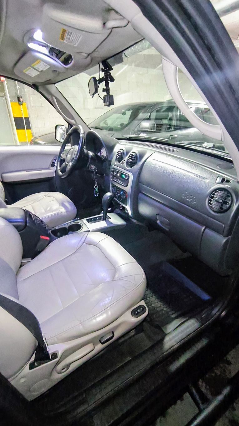 Jeep Liberty Jeep Liberty 3,7 v6 2003r.
