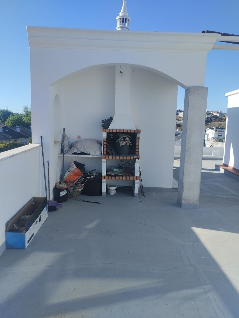 Apartamento T1 com Terraço Envolvente.