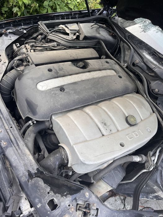Mercedes-Benz E 270 CDI • 2003 р. • 2.7 дизель • W211