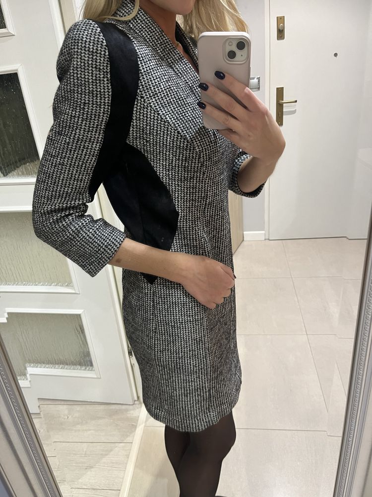 Sukienka ze wstawkami S