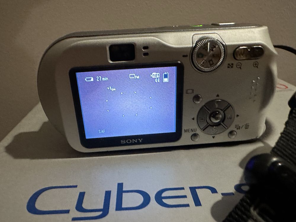 Sony ciber shot p200