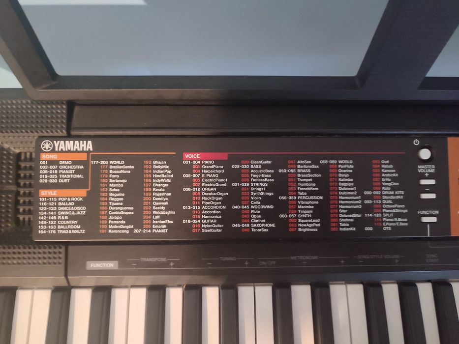 Keyboard Yamaha PSR-F51