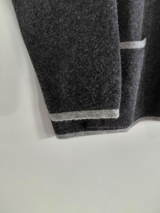 Casaco em malha super quente de cor cinza com botões e detalhes XL