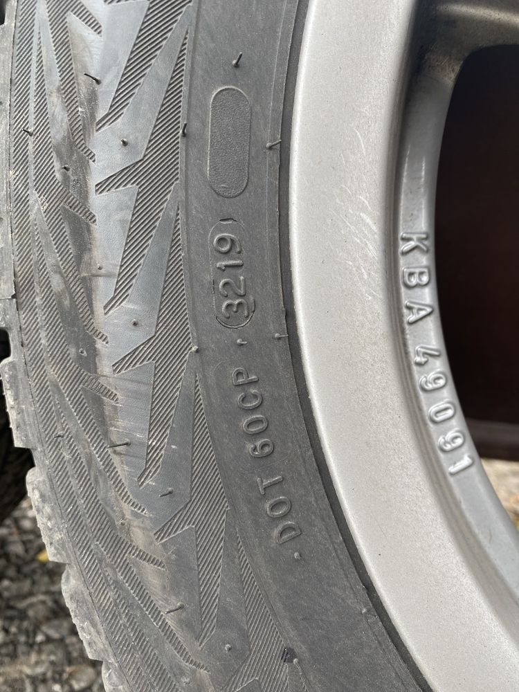 Шини зимові шиповані Nokian tyres 205/55/R16