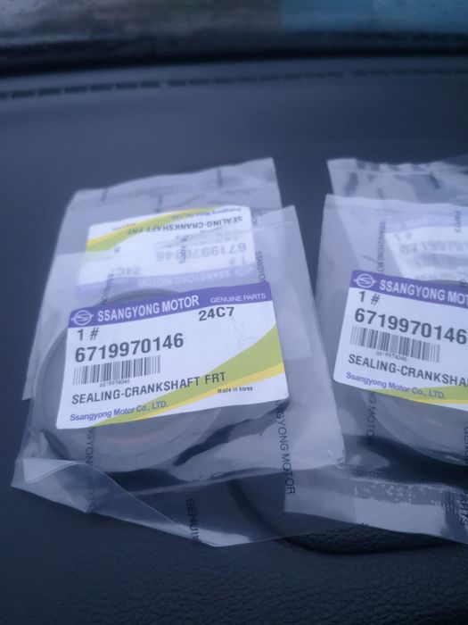 Korando C сальник коленвала передний.